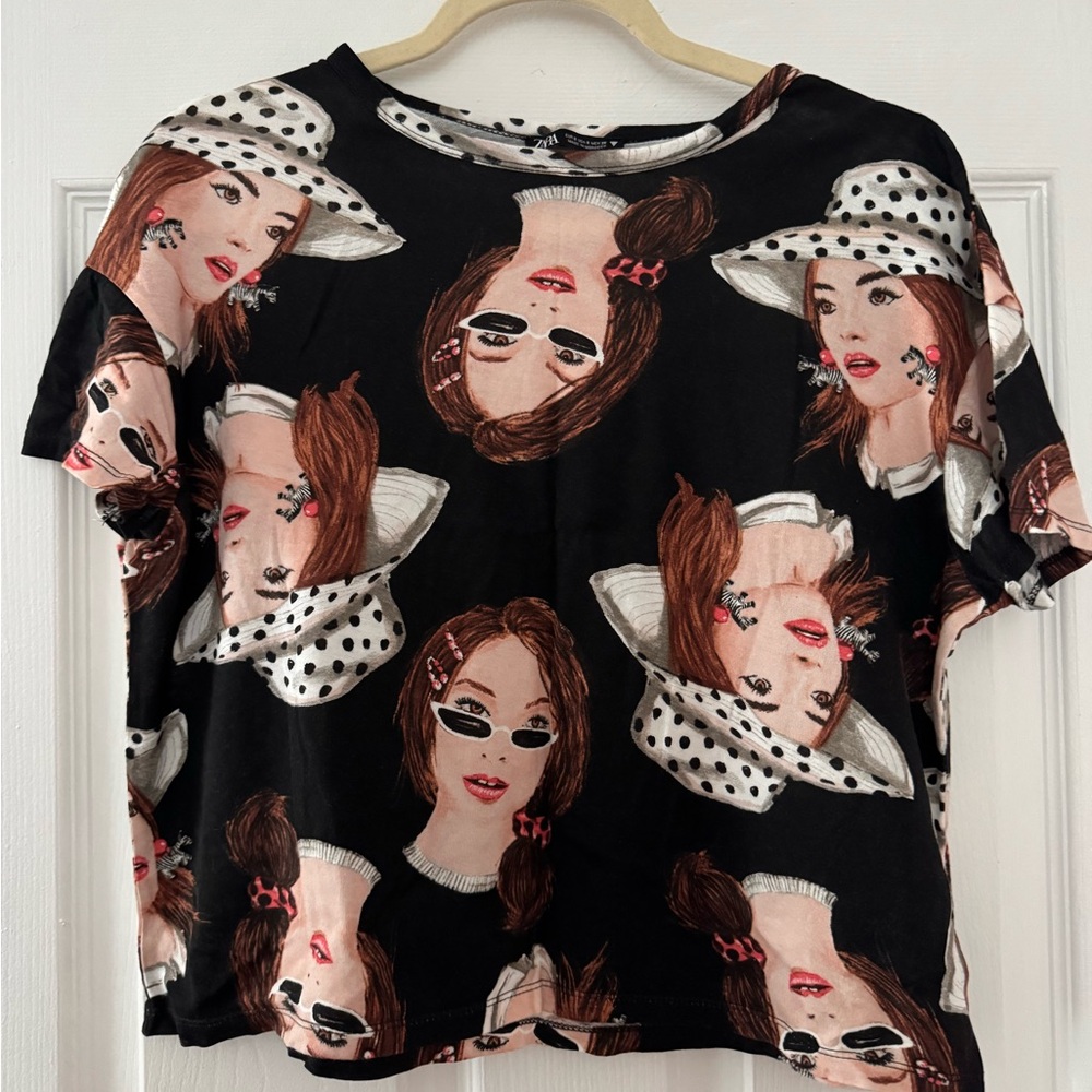 Stylish Black Graphic Women's Top